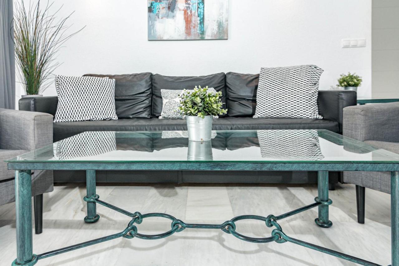 Harbor Getaway In The Heart Of Puerto Banus With Walking Dictance To Everything Marbella Luaran gambar